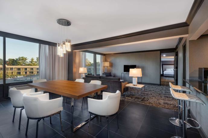 Imagen de la habitación del Hotel Wyndham Lancaster Resort and Convention Center. Foto 6