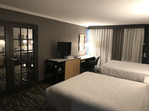 Imagen de la habitación del Hotel Wyndham Lancaster Resort and Convention Center. Foto 11