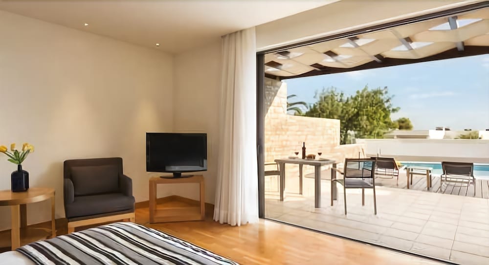 Imagen de la habitación del Hotel Wyndham Loutraki Poseidon Resort. Foto 5