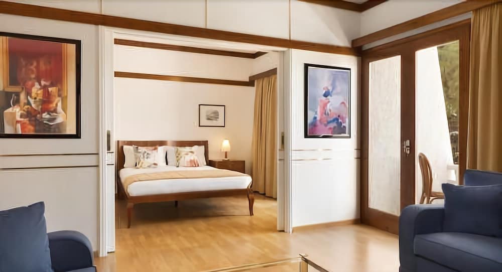 Imagen de la habitación del Hotel Wyndham Loutraki Poseidon Resort. Foto 12