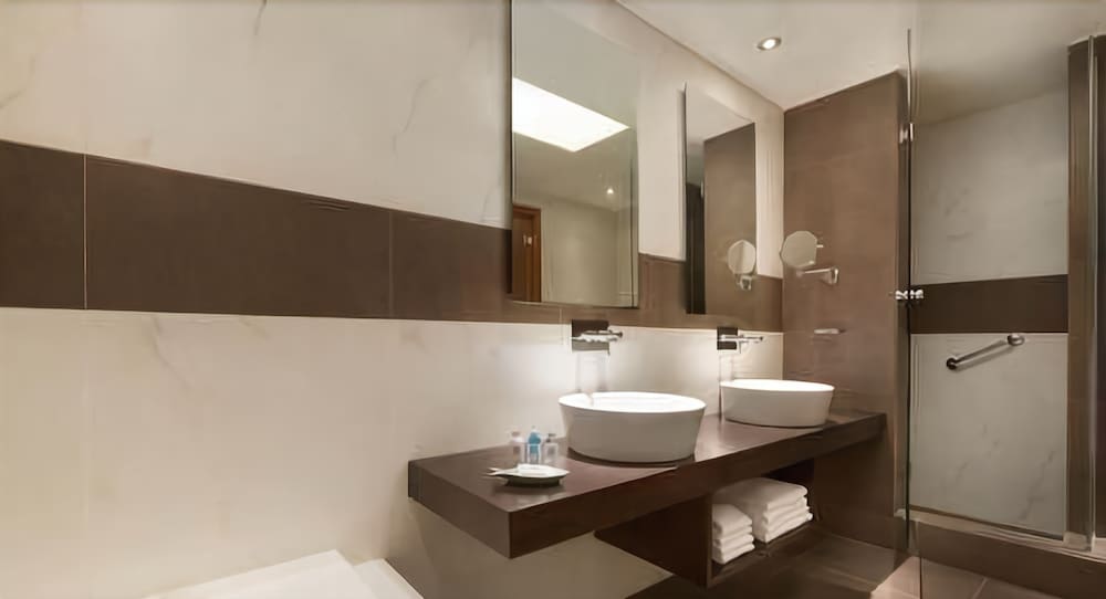 Imagen de la habitación del Hotel Wyndham Loutraki Poseidon Resort. Foto 16