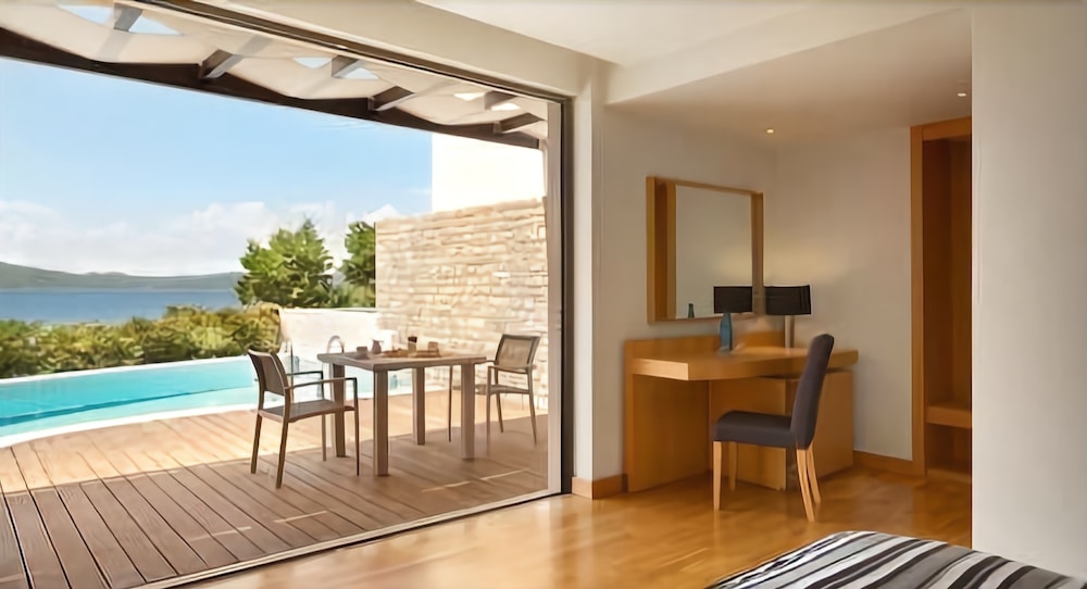 Imagen de la habitación del Hotel Wyndham Loutraki Poseidon Resort. Foto 18