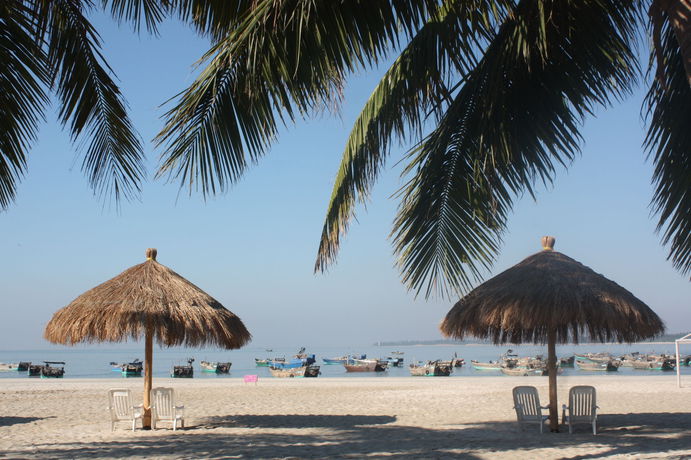 Imagen de los exteriores del Hotel Wyndham Maoming. Foto 10