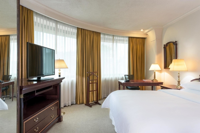 Imagen de la habitación del Hotel Wyndham Monterrey Ambassador Centro. Foto 6