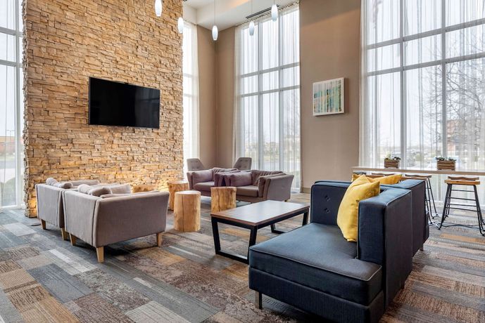 Imagen de los interiores del Hotel Wyndham Noblesville. Foto 15