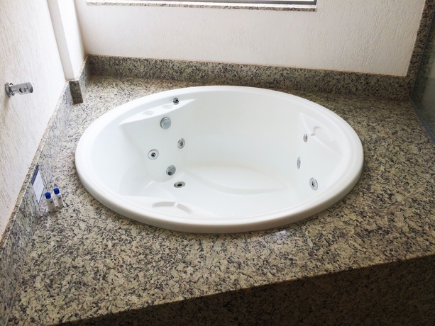 Imagen de la habitación del Hotel Wyndham Ol&iacute;mpia Royal Hotels. Foto 9