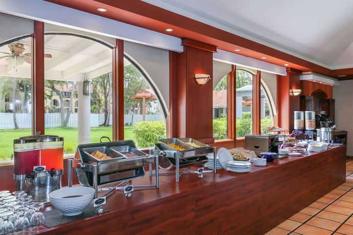 Imagen del bar/restaurante del Hotel Wyndham Palmas Beach and Golf Boutique Resort. Foto 1