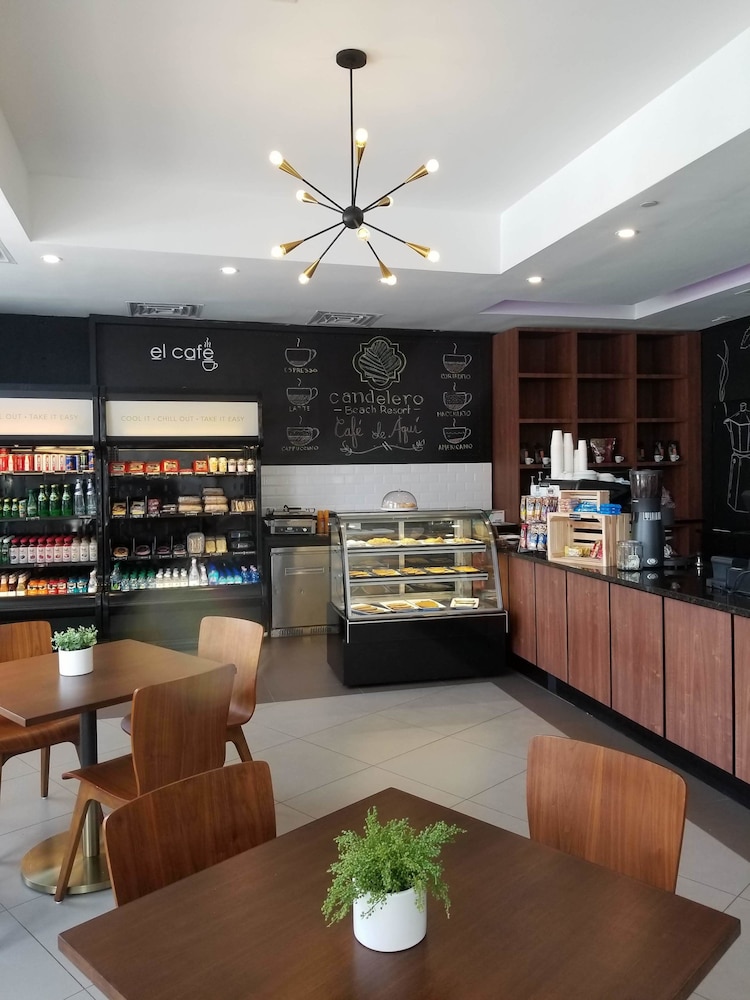 Imagen del bar/restaurante del Hotel Wyndham Palmas Beach and Golf Boutique Resort. Foto 2