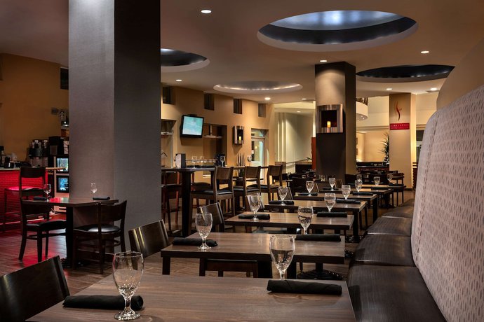 Imagen del bar/restaurante del Hotel Wyndham Phoenix Airport/Tempe. Foto 5