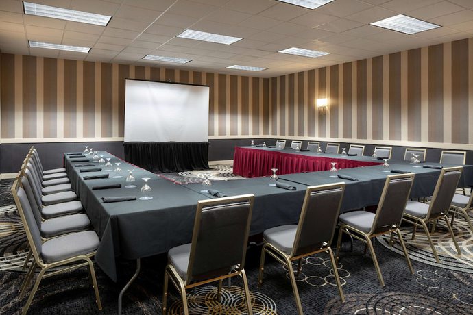 Imagen de los interiores del Hotel Wyndham Phoenix Airport/Tempe. Foto 16