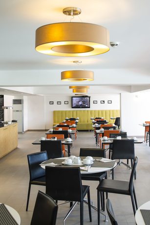 Imagen del bar/restaurante del Hotel Wyndham Residences Alvor Beach. Foto 4