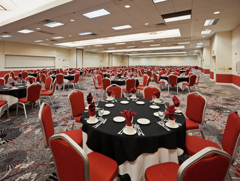 Imagen de los interiores del Hotel Wyndham Sacramento. Foto 16