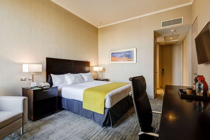 Imagen de la habitación del Hotel Wyndham Santiago Aeropuerto. Foto 1