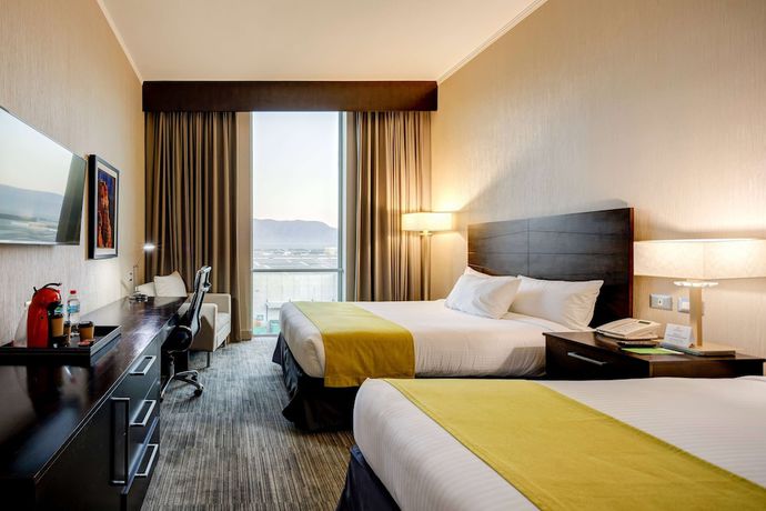 Imagen de la habitación del Hotel Wyndham Santiago Aeropuerto. Foto 3