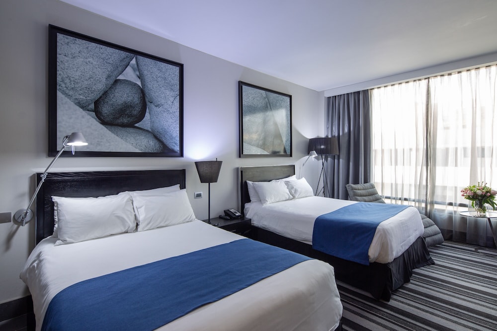Imagen de la habitación del Hotel Wyndham Santiago Pettra. Foto 9