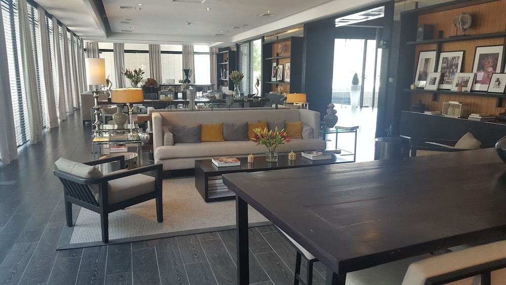 Imagen de los interiores del Hotel Wyndham Santiago Pettra. Foto 12