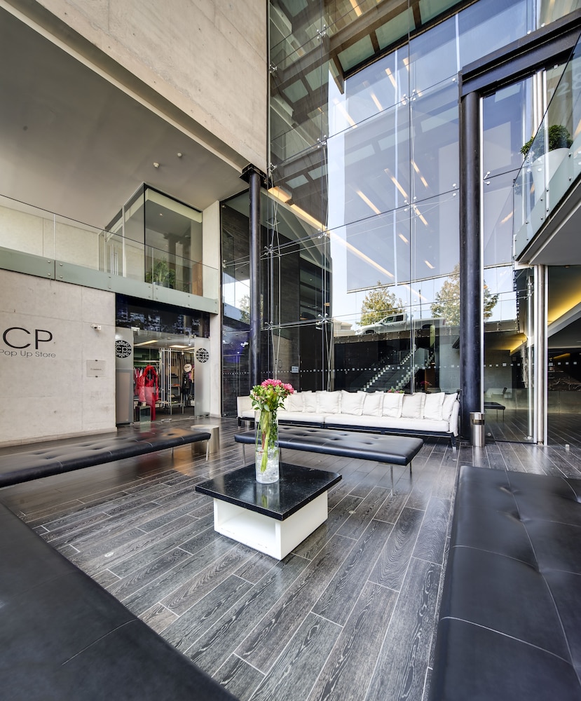 Imagen de los interiores del Hotel Wyndham Santiago Pettra. Foto 13