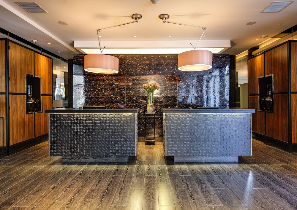 Imagen de los interiores del Hotel Wyndham Santiago Pettra. Foto 17