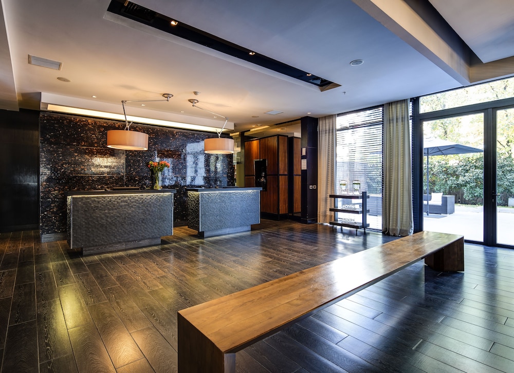 Imagen de los interiores del Hotel Wyndham Santiago Pettra. Foto 18