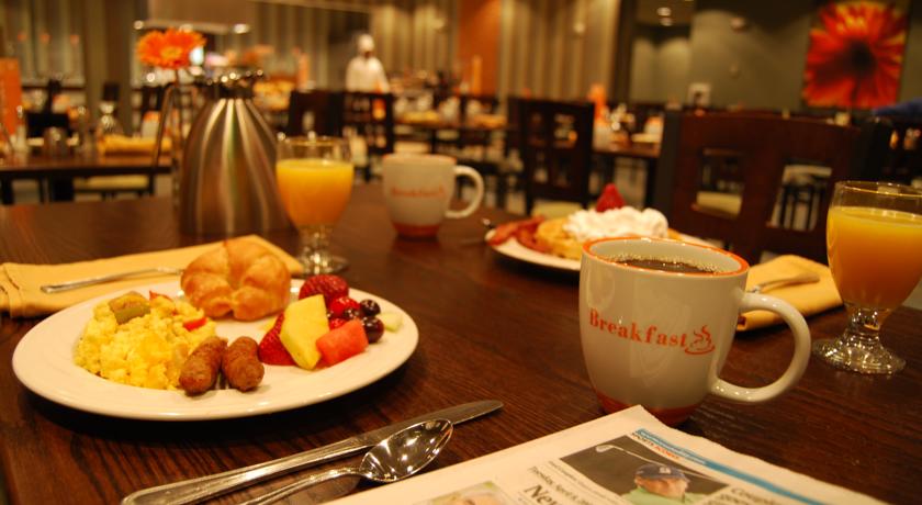 Imagen del bar/restaurante del Hotel Wyndham Springfield City Centre. Foto 5