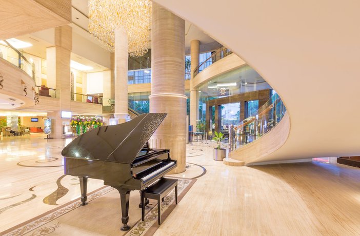 Imagen de los interiores del Hotel Wyndham Surabaya City Centre. Foto 11