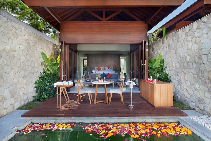 Imagen de la habitación del Hotel Wyndham Tamansari Jivva Resort Bali. Foto 10