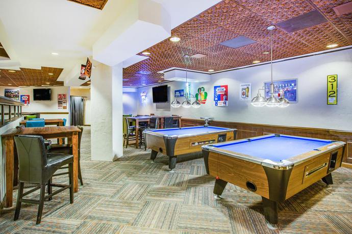 Imagen de los interiores del Hotel Wyndham Tulsa. Foto 11