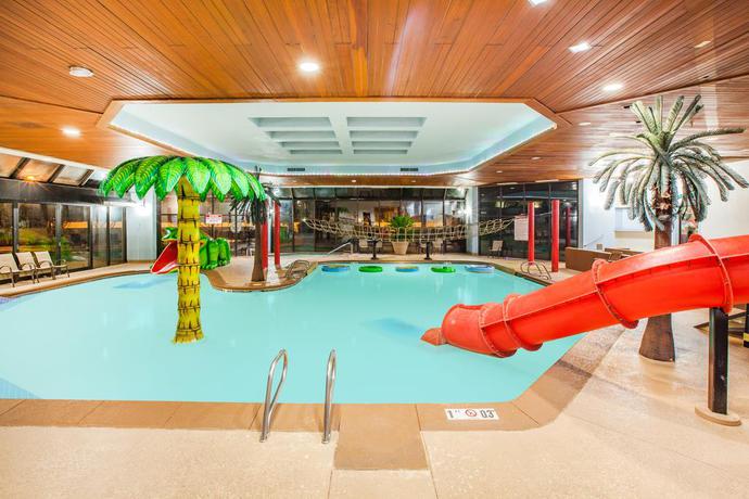 Imagen de la piscina del Hotel Wyndham Tulsa. Foto 15