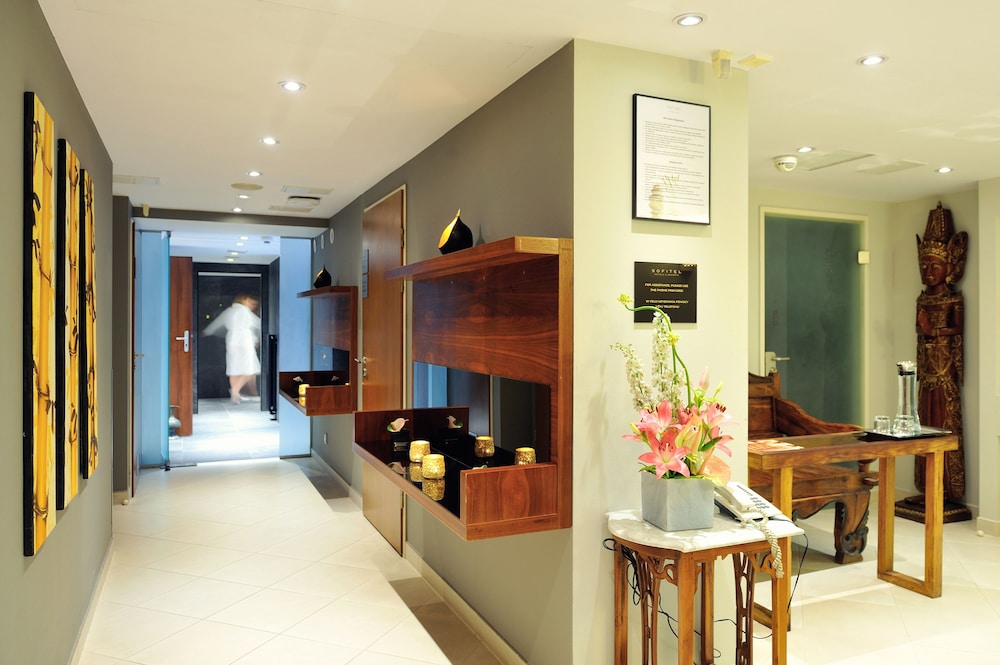 Imagen de la piscina del Hotel Wyndham Wroclaw Old Town. Foto 20