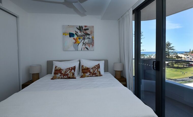 Imagen de la habitación del Hotel X Kirra Apartments. Foto 18