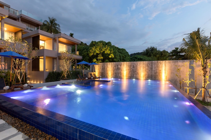 Imagen de la piscina del Hotel X10 Seaview Suites Panwa Beach. Foto 14