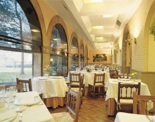 Imagen del bar/restaurante del Hotel Xabier. Foto 19