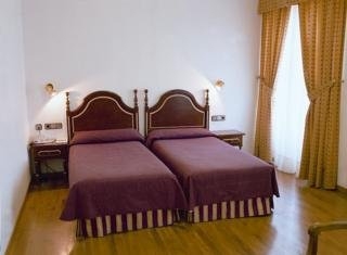 Imagen de la habitación del Hotel Xabier. Foto 20