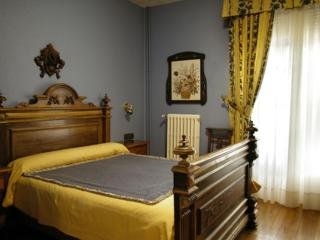 Imagen de la habitación del Hotel Xabier. Foto 21