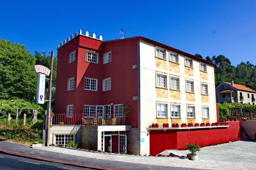 Imagen de los exteriores del Hotel Xacobeo. Foto 10