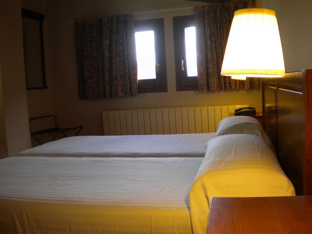 Imagen de la habitación del Hotel Xalet Verd&uacute;. Foto 7