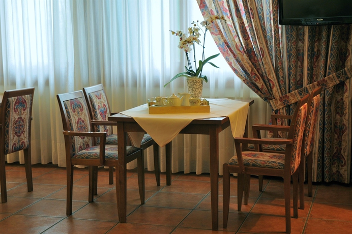 Imagen del bar/restaurante del Hotel Xalet Verd&uacute;. Foto 6