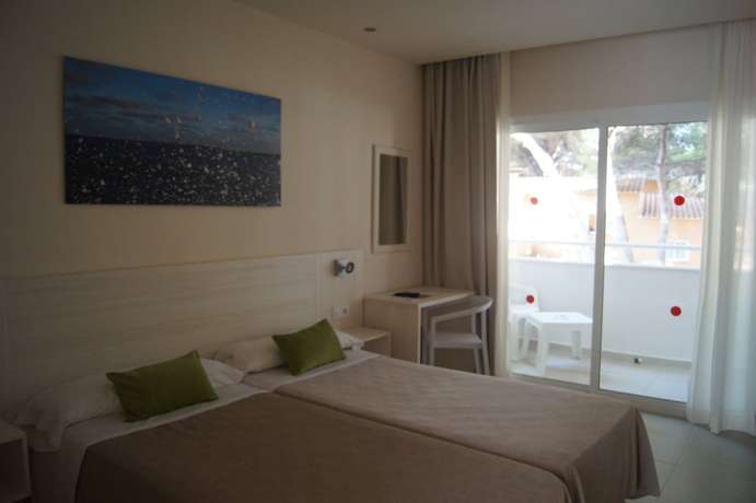 Imagen de la habitación del Hotel Xaloc Playa. Foto 2