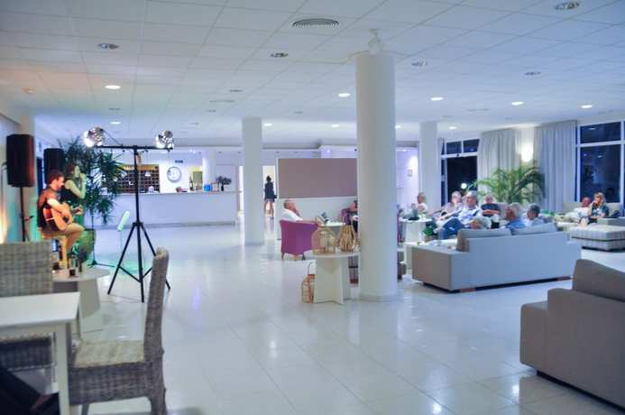 Imagen de los interiores del Hotel Xaloc Playa. Foto 14