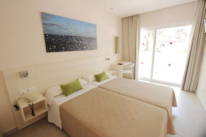 Imagen de la habitación del Hotel Xaloc Playa. Foto 7