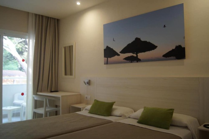 Imagen de la habitación del Hotel Xaloc Playa. Foto 10