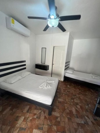 Imagen de la habitación del Hotel Xaman. Foto 10