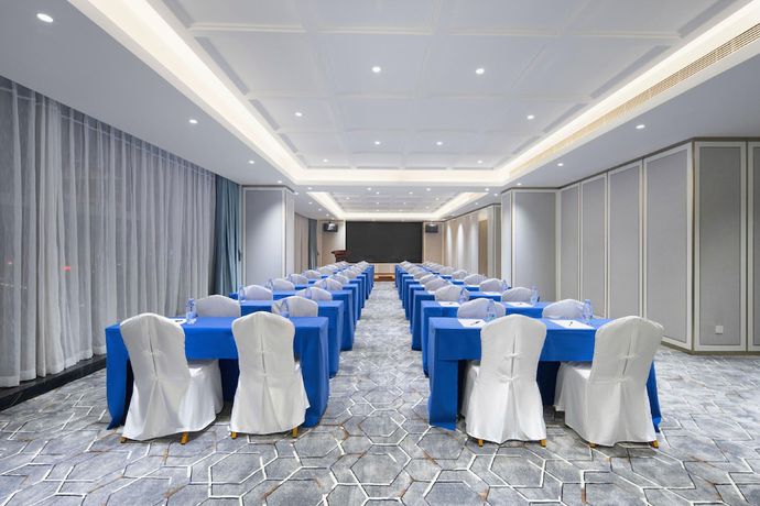 Imagen de los interiores del Hotel Xana Deluxe Jiangmen Waihai Bridge. Foto 9