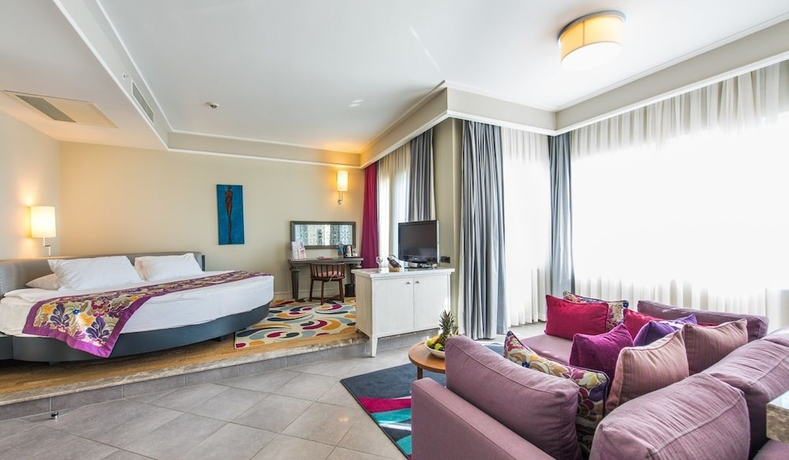 Imagen de la habitación del Hotel Xanadu Island. Foto 6