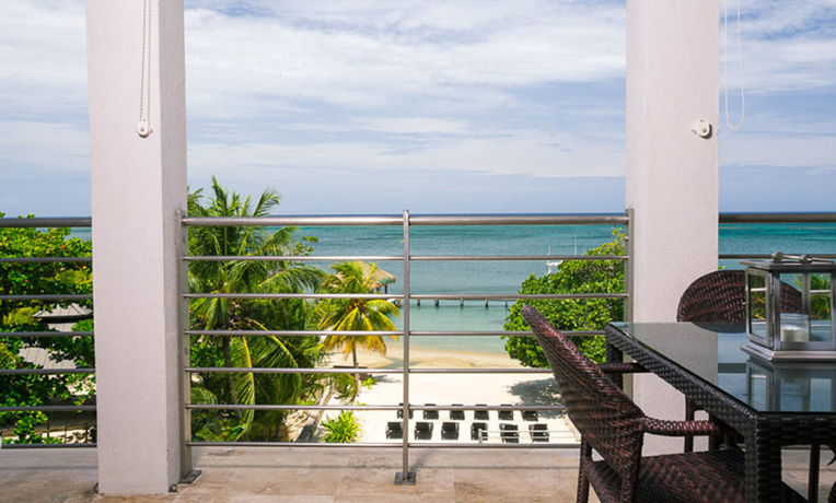 Imagen de la habitación del Hotel Xbalanque. Foto 4