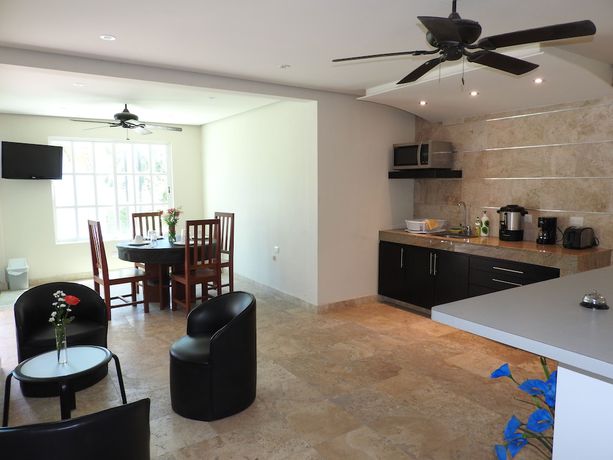 Imagen de los interiores del Hotel Xbulu-Ha. Foto 18