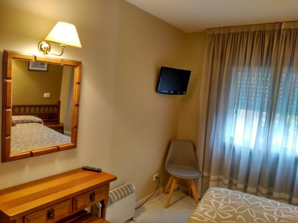 Imagen de la habitación del Hotel Xeito. Foto 10