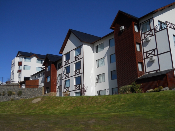 Imagen de los exteriores del Hotel Xelena and Suites. Foto 8