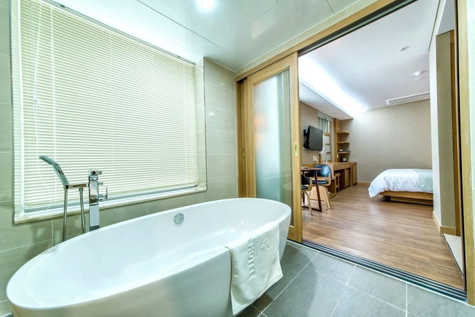Imagen de la habitación del Hotel Xenia, Jeju. Foto 7