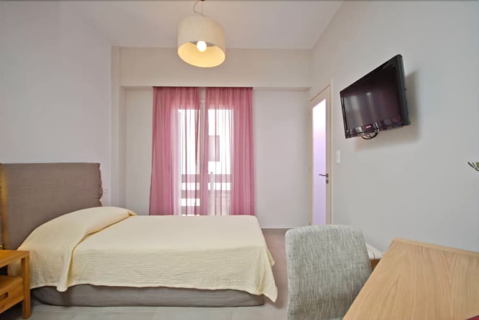 Imagen de la habitación del Hotel Xenia, Naxos Ciudad. Foto 2